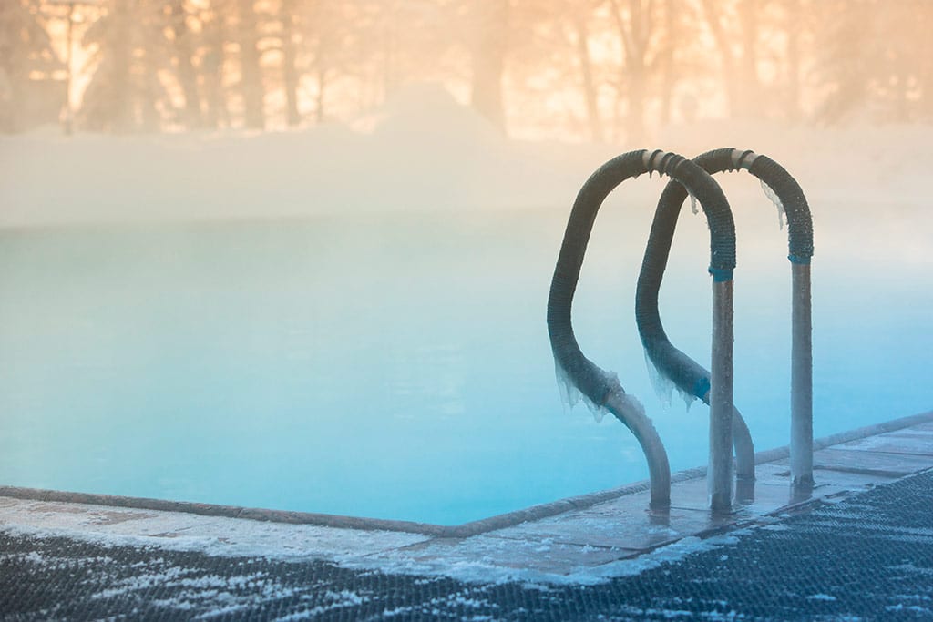 Como cobrir uma piscina no inverno